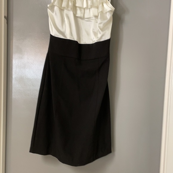 Black & Cream halter cocktail dress - Picture 3 of 4